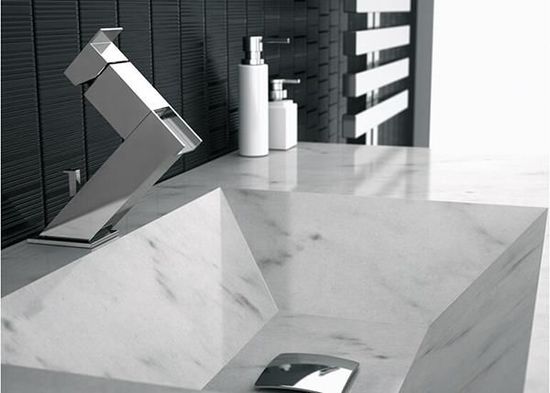 创意龙头设计 坚硬的螳螂惊现卫浴间